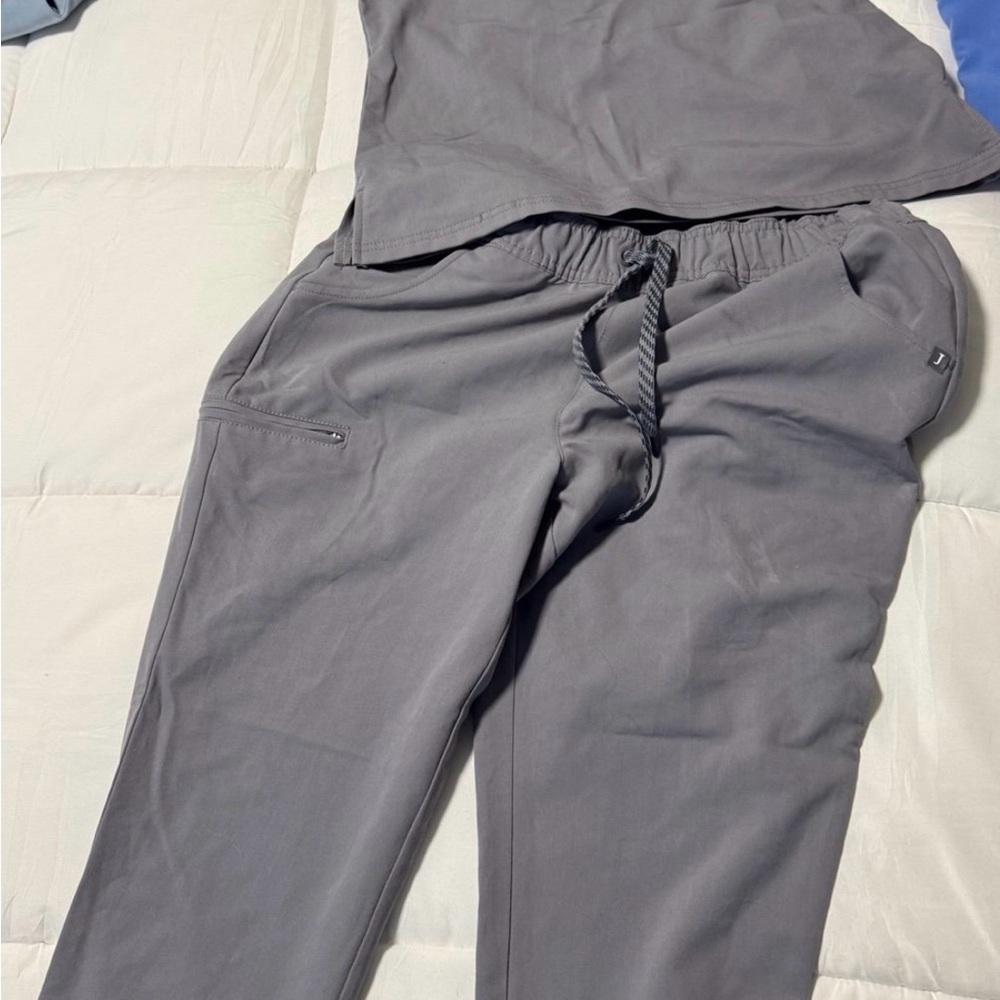 Jaanuu Women's Gray Joggers
